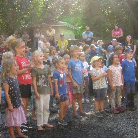 kleine und grosse holzwürmerinnen (holzwurm uster)