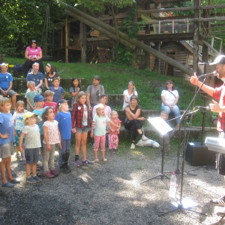 sam national und publikum im holzwurm uster